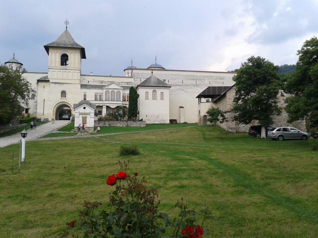 Manastirea Hurezi - Poarta cu turn