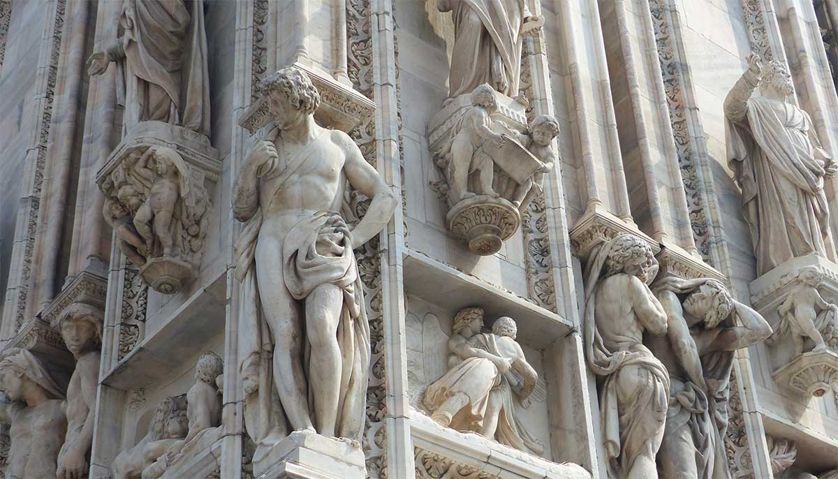 Statui decorative de pe Domul din Milano