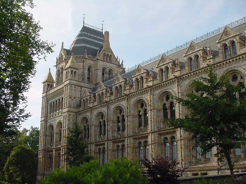 Muzeul de Istorie Naturala, Londra - Exterior