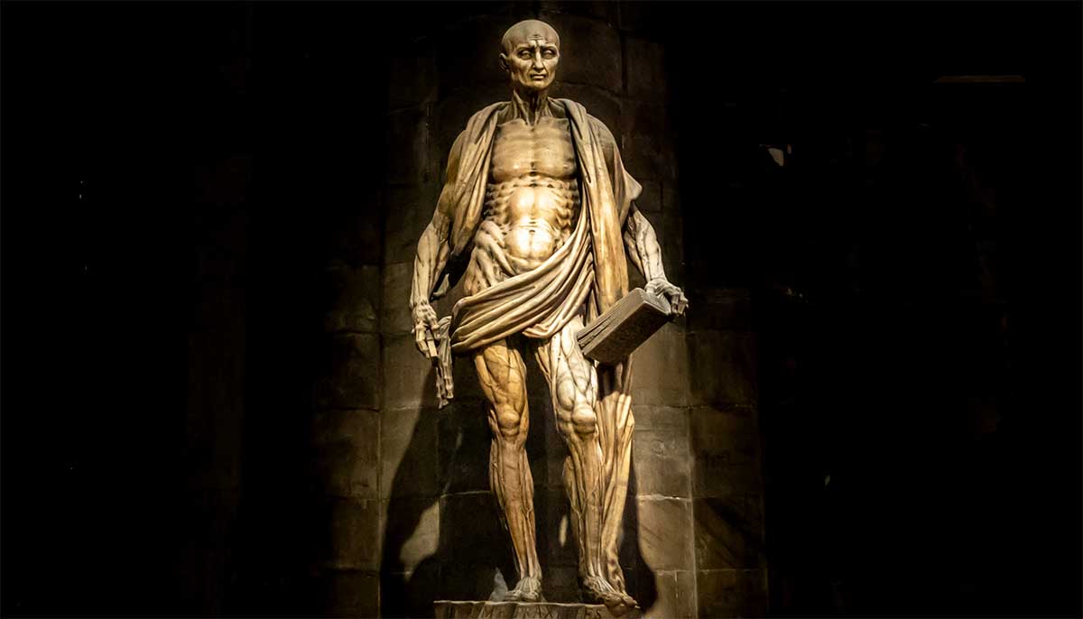 Statuia Sfantului Bartolomeu de la Domul din Milano