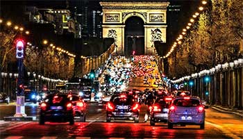 obiective turistice Paris - Bulevardul Champs-Elysees