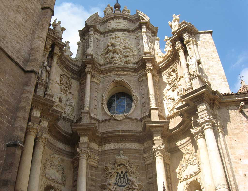 Fatada Catedralei din Valencia