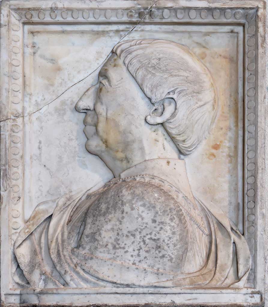 Alfonso cel Marinimos - bust atribuit lui Mino da Fiesole aflat la Muzeul Luvru