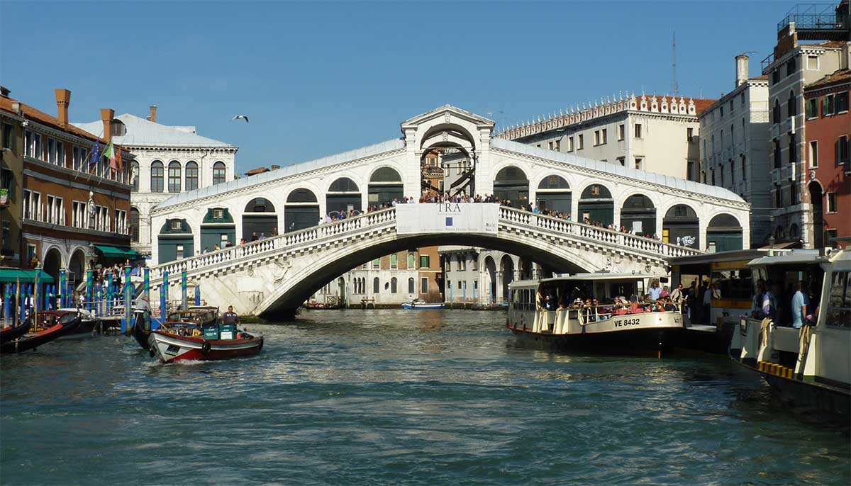 Podul Rialto din Venetia